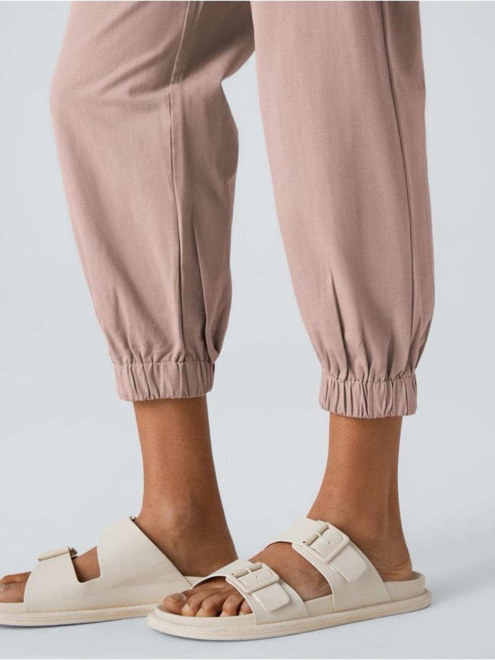 Halara Mid Rise Casual Joggers with Pockets size M Medium NWT - Picture 4 of 16